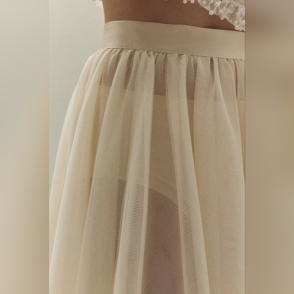 Reformation Prisca Elegant Cream Tulle Skirt Size M - Picture 5 of 17